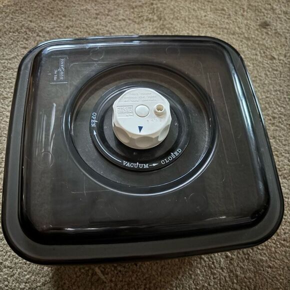 Foodsaver By Telia Model #663 2 1/4 Qt. Marinating Container -No Hose - Picture 1 of 6